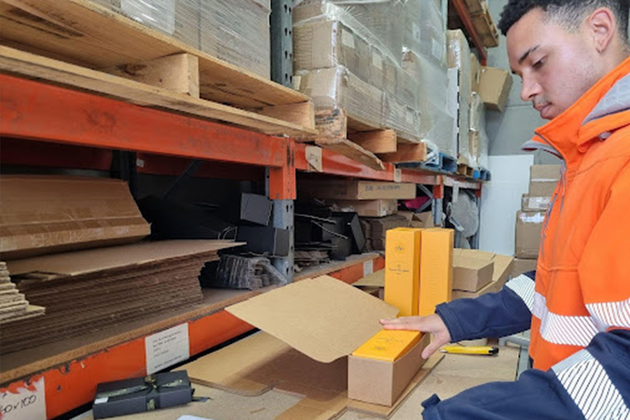 off-site merchandise storage<br />
